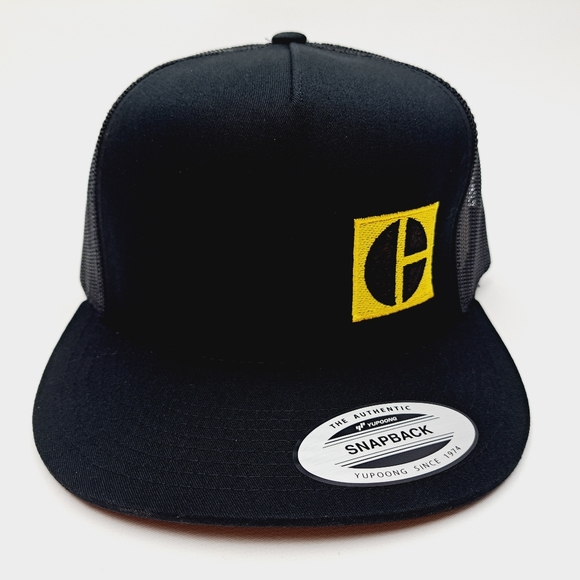 CAT Caterpillar Flat Bill Trucker Mesh Snapback Hat Cap Black Embroidered - Picture 2 of 4